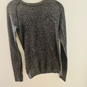 Lulu Lemon Rest Less Pullover size 6